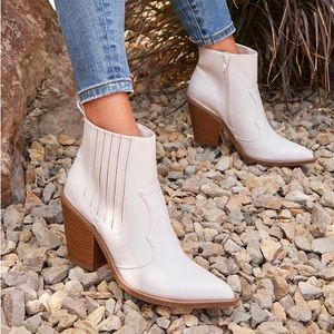 Justfab Talah White Ankle Booties